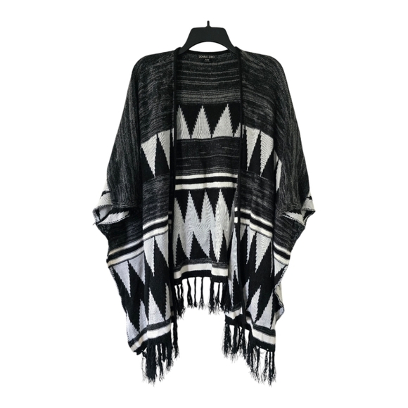 Double Zero Poncho Cardigan Women Sz S/M Mixed Print Fringe Cozy Boho Art Heavy - Picture 1 of 11